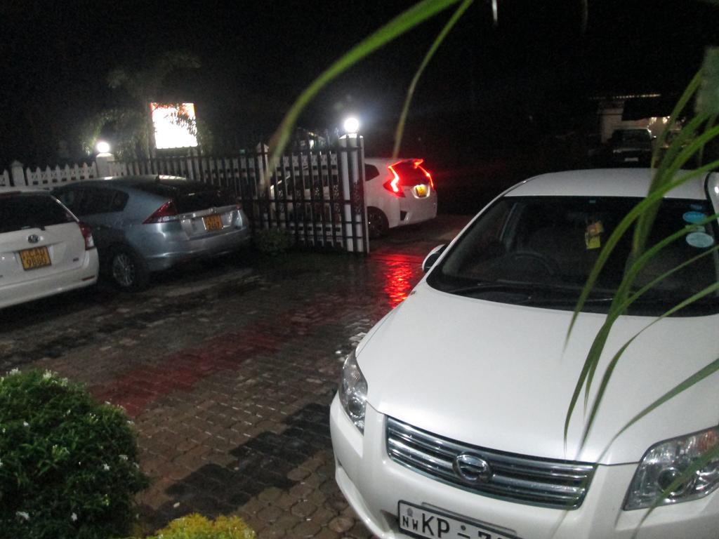 Hotel Kiyara Dambulla Luaran gambar