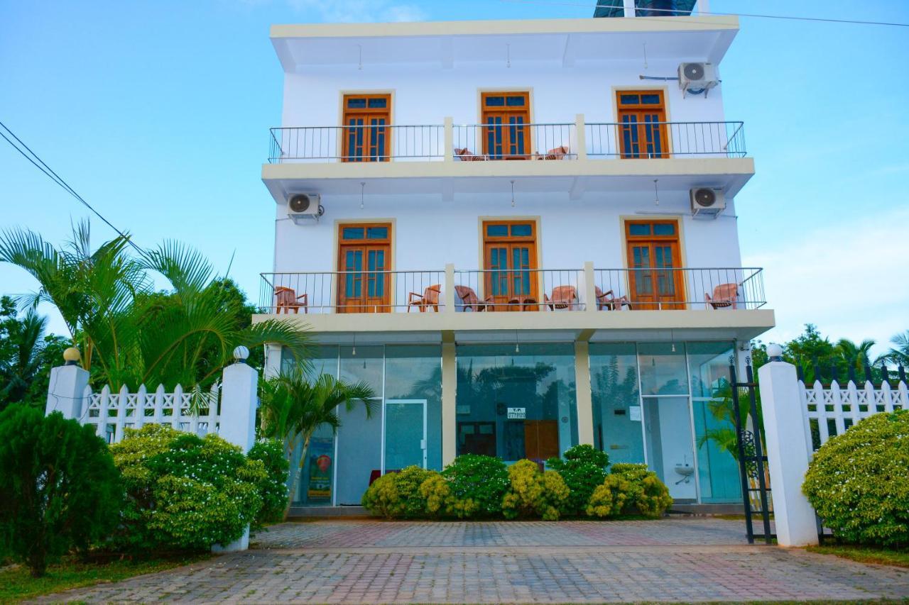 Hotel Kiyara Dambulla Luaran gambar